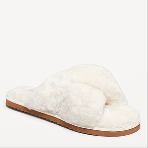 🆕 10 • Old Navy • Faux-Fur Cross-Front Slippers